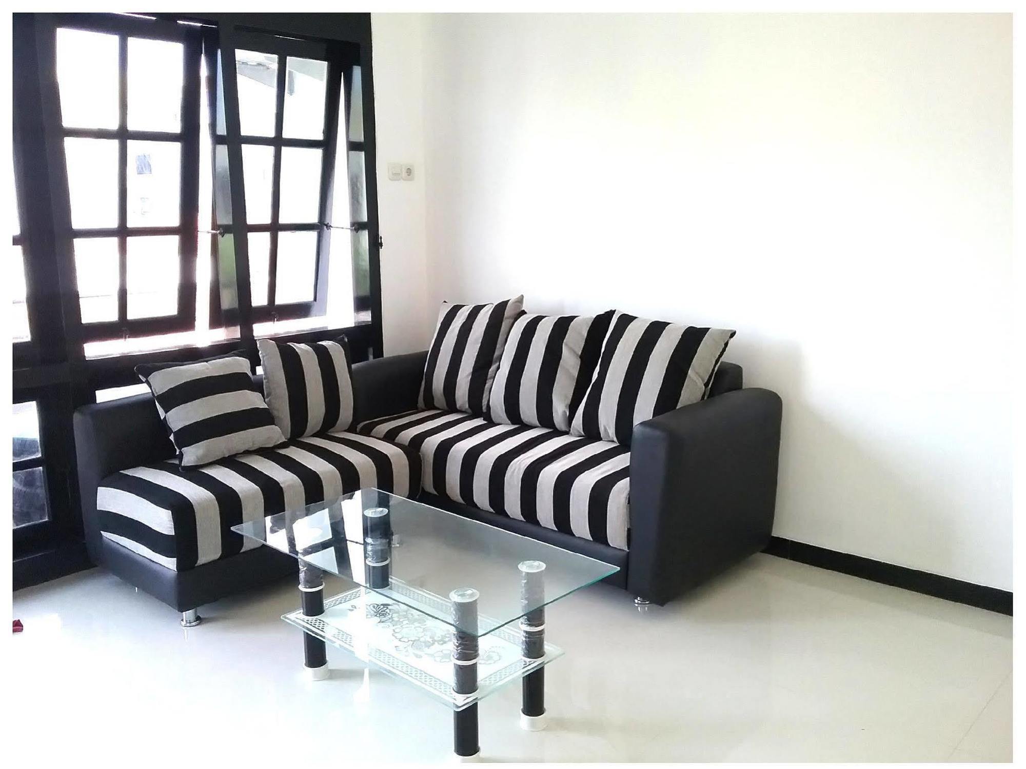 Mess Inn Semarang Dış mekan fotoğraf