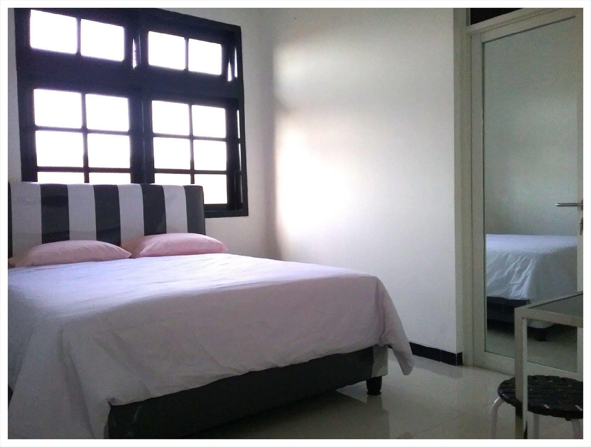 Mess Inn Semarang Dış mekan fotoğraf