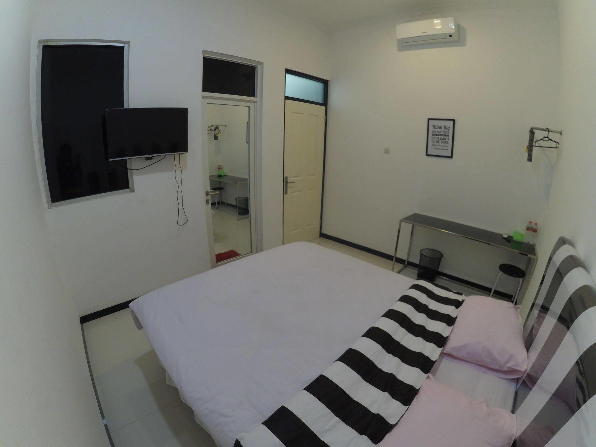 Mess Inn Semarang Dış mekan fotoğraf
