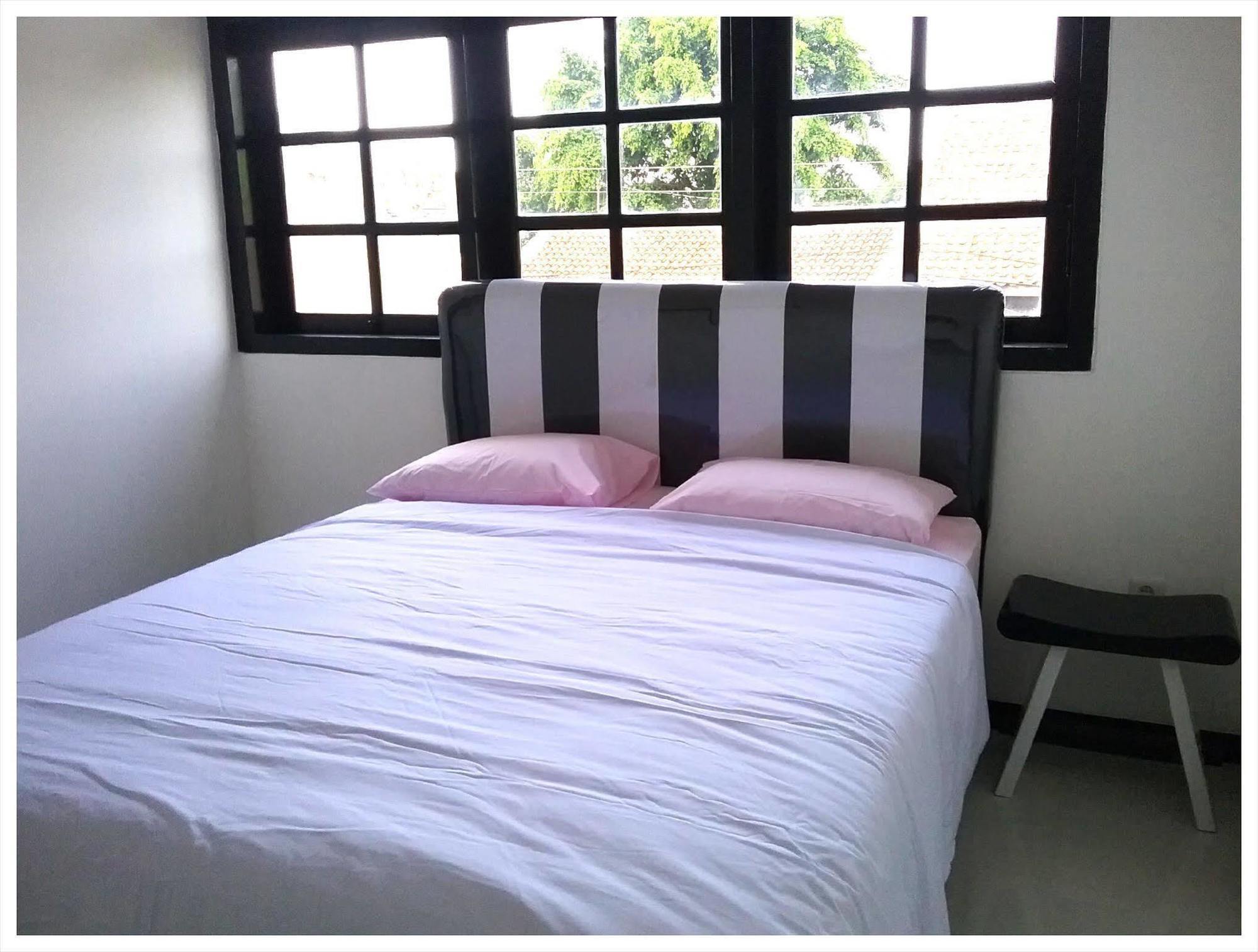 Mess Inn Semarang Dış mekan fotoğraf